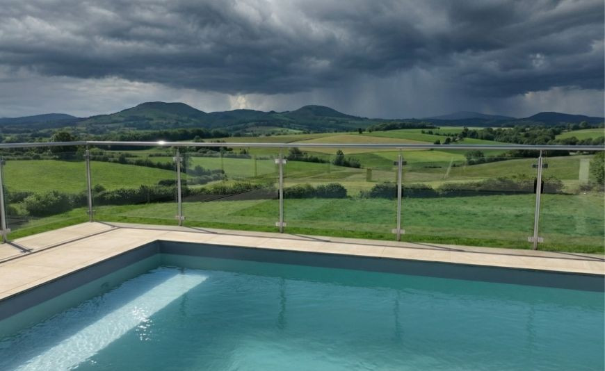Quelle rambarde de piscine choisir pour sécuriser ?