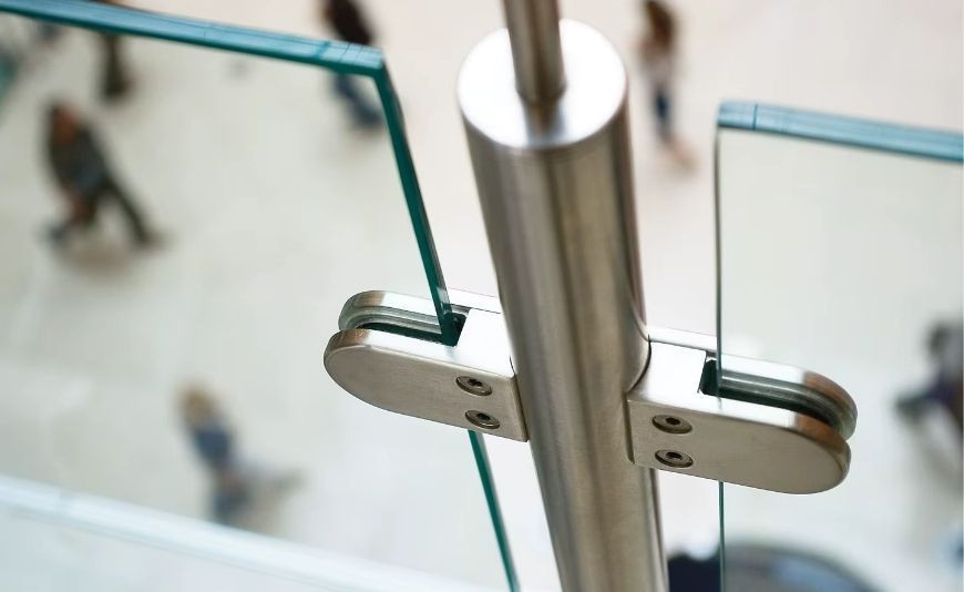 Pinces à verre pour un garde-corps sûr et élégant